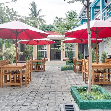 Super Oyo 1579 Kate'El Inn Banyuwangi  Luaran gambar