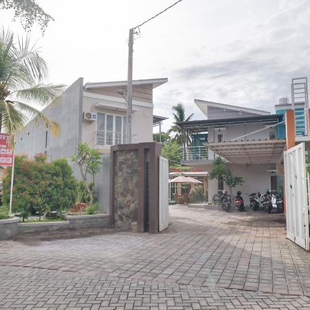 Super Oyo 1579 Kate'El Inn Banyuwangi  Luaran gambar