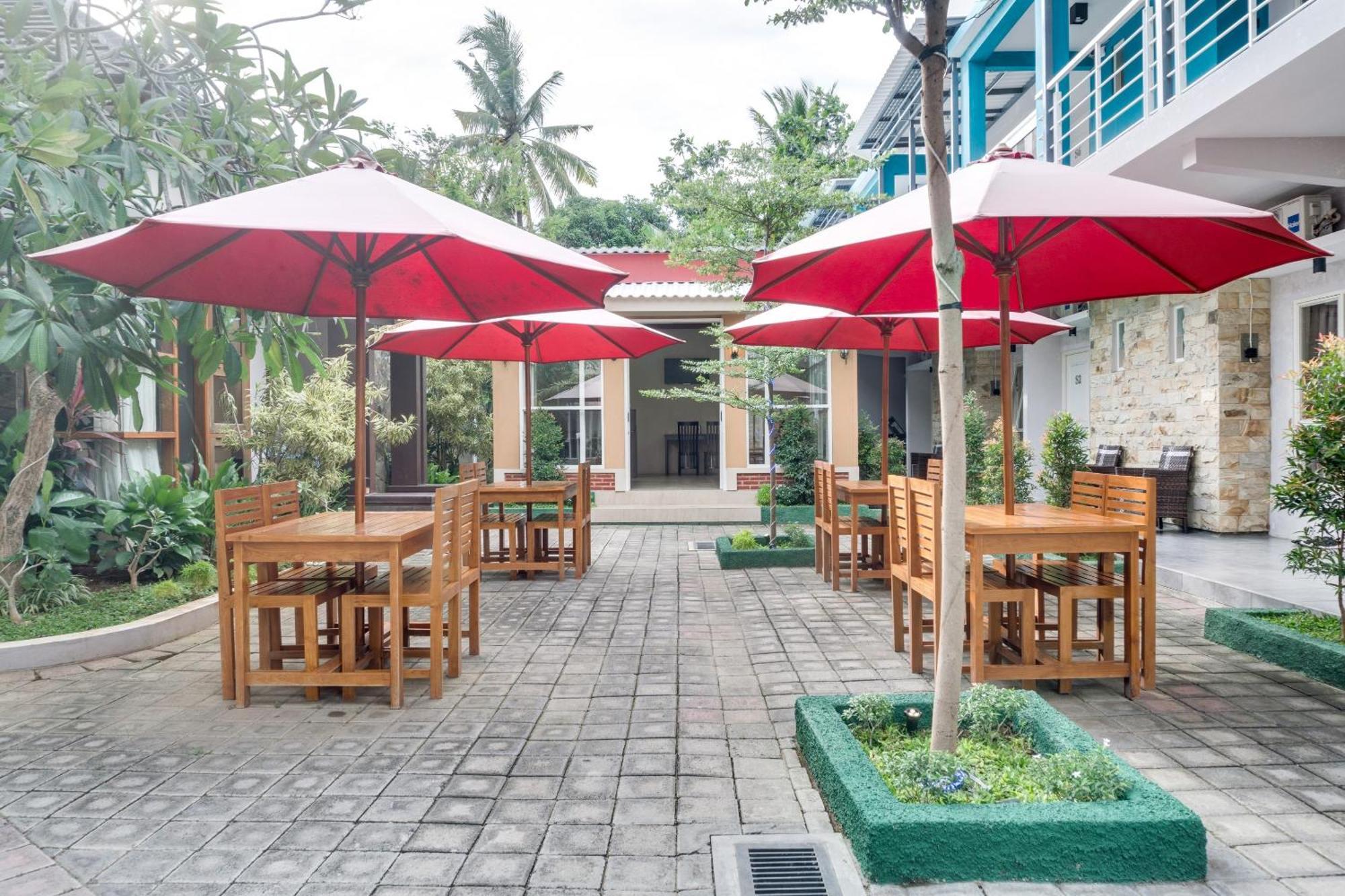 Super Oyo 1579 Kate'El Inn Banyuwangi  Luaran gambar