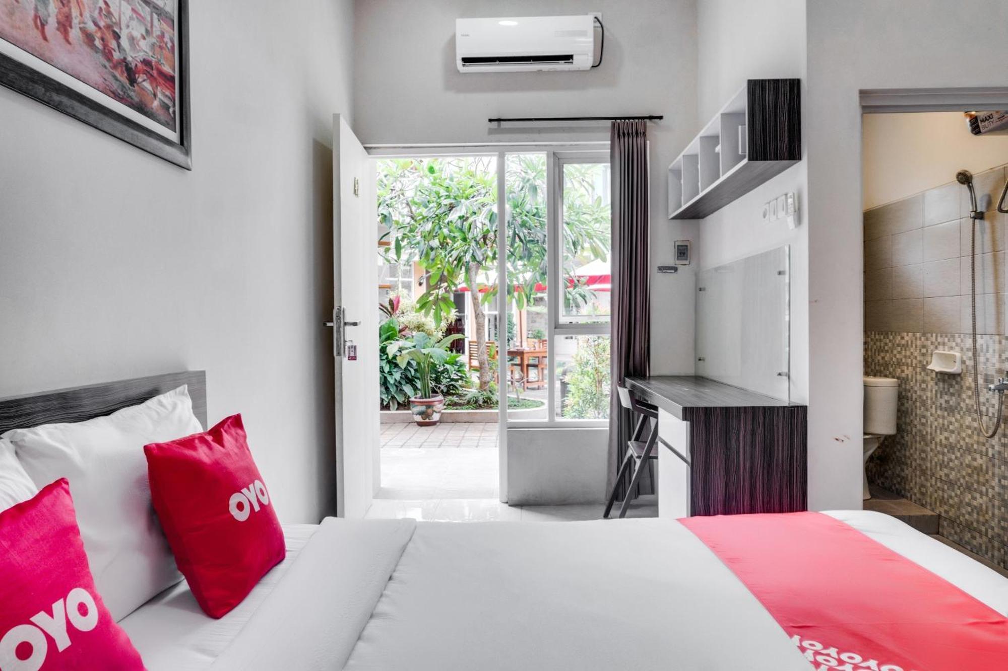 Super Oyo 1579 Kate'El Inn Banyuwangi  Luaran gambar