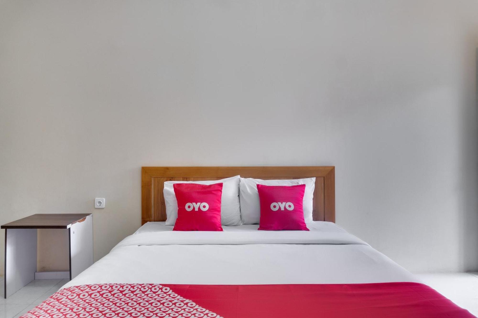Super Oyo 1579 Kate'El Inn Banyuwangi  Luaran gambar